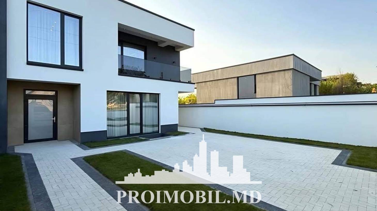 https://images.proimobil.md/sk40JKkq7MEeOqPojanJ_hoLDWxPntrt9cxKFx0S5uM/watermark:0.75:so:0:30:0.39/resize:fill:1460:816:1/gravity:ce/bG9jYWw6Ly8vZXN0YXRlL2xyLzcwNTk4ZGI1LTE0MDQtNDFmYy04Y2ViLTI3NzQzMWM1M2NlYy5qcGVn