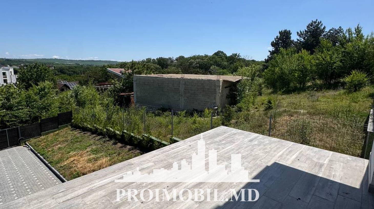 https://images.proimobil.md/slr3IxDZL1fkFWLFZ5Ss0kT7EO2OnKS2ed21ONsKeYY/watermark:0.75:so:0:30:0.39/resize:fill:1460:816:1/gravity:ce/bG9jYWw6Ly8vZXN0YXRlL2xyLzgyYjA0NjNjLWI5MTctNDFkYi1iMDVkLTI5NTdhZDgyZTk5ZC5qcGVn