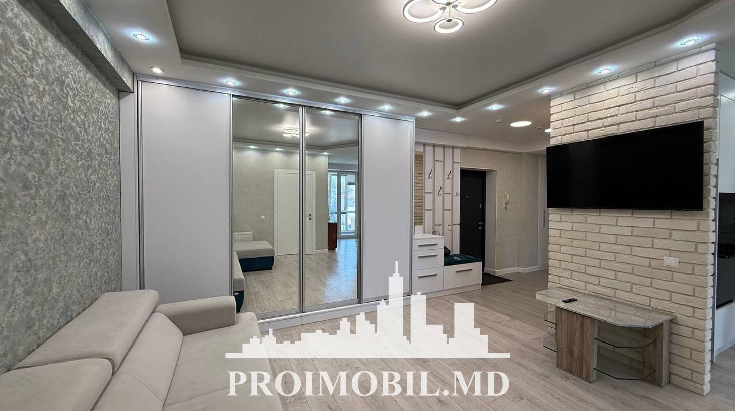 https://images.proimobil.md/sm9oR_YDZ8Eec1xfk4Sb8z8wbZpmu56E-kdiHeyBhV8/watermark:0.75:so:0:30:0.39/resize:fill:1460:816:1/gravity:ce/bG9jYWw6Ly8vZXN0YXRlL2xyLzc3YjA3N2JjLTZiYmMtNDg0YS1iNTZhLTJkYmZhNjYzYTU1YS5qcGVn
