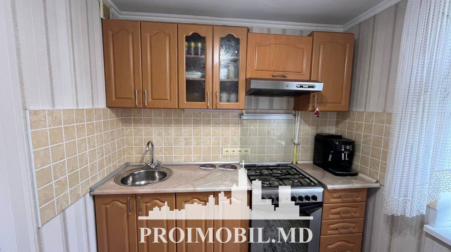 https://images.proimobil.md/smjR0MBKbZRwSlhV8gY8tA0D2sNhxVaQyNe8lirF8d0/watermark:0.75:so:0:30:0.39/resize:fill:1460:816:1/gravity:ce/bG9jYWw6Ly8vZXN0YXRlL2xyLzkxZmVlMzVhLTA3NGQtNDIzMC1iNzYyLTNlMTJhMDkyMmZhNC5qcGVn