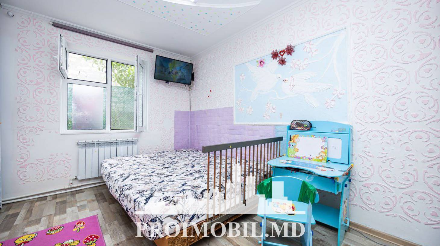 https://images.proimobil.md/smvNDFoVSrnr58AKLwh9u9ew3eznLfL1n_KZSERfs6M/watermark:0.75:so:0:30:0.39/resize:fill:1460:816:1/gravity:ce/bG9jYWw6Ly8vZXN0YXRlL2xyLzBkNzNlZTQwLTM0ZmEtNDBlYi05Yzg2LTFhN2IzZGQ5ZDAyNy5qcGVn