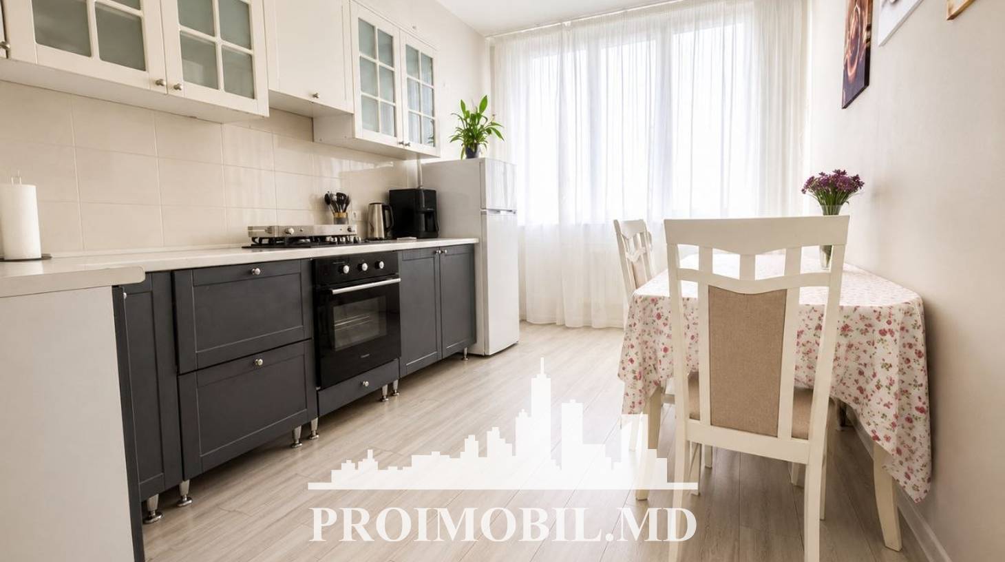 https://images.proimobil.md/sp-mLHvTlPAshGg5kxX_xo9d_W6Riz1GHYF8A0lAQx8/watermark:0.75:so:0:30:0.39/resize:fill:1460:816:1/gravity:ce/bG9jYWw6Ly8vZXN0YXRlL2xyL2ZiNTBiMTk3LTczNGQtNGI2My1hZThhLTgxMjBkNjRiYzYxMC5qcGVn