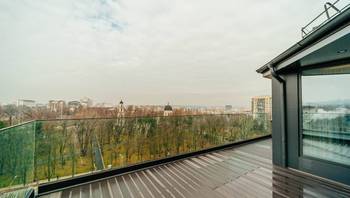 https://images.proimobil.md/suPSemqFj8n6xT3AfrUWhhGG5UkBwqPcvcTH0j6zm7g/resize:fill:350:198:1/gravity:ce/bG9jYWw6Ly8vZXN0YXRlL2xyL2E4NjNkMWZjLTQ0YjYtNDY5Yy04YTBhLWU0ZWQxMTBkNDhjOS5qcGVn