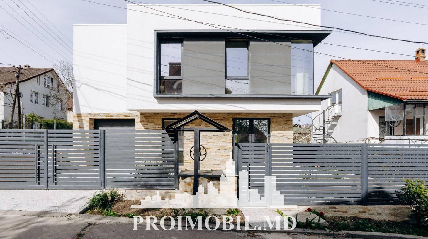 https://images.proimobil.md/swkwB9R924jr7AC5BwGd6O-jvUPridxtPlVfq9zF6XE/watermark:0.75:so:0:30:0.39/resize:fill:1460:816:1/gravity:ce/bG9jYWw6Ly8vZXN0YXRlL2xyLzE4Y2JjNjIyLTI2OTQtNGY3Zi05YWY3LTM4MjQ3Y2ZiNGY1NS5qcGVn