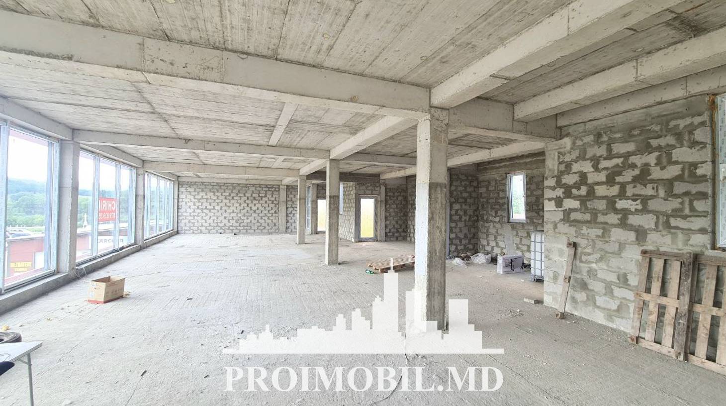 https://images.proimobil.md/t1EbQjUH4jxBw7x0xIc-xmkOeybPIuchnPtheq9bHSI/watermark:0.75:so:0:30:0.39/resize:fill:1460:816:1/gravity:ce/bG9jYWw6Ly8vZXN0YXRlL2xyLzRjNDRlMzIwLWU3N2MtNDcyZi1hNjIzLWE3MWNhM2UwYWY0NC5qcGVn