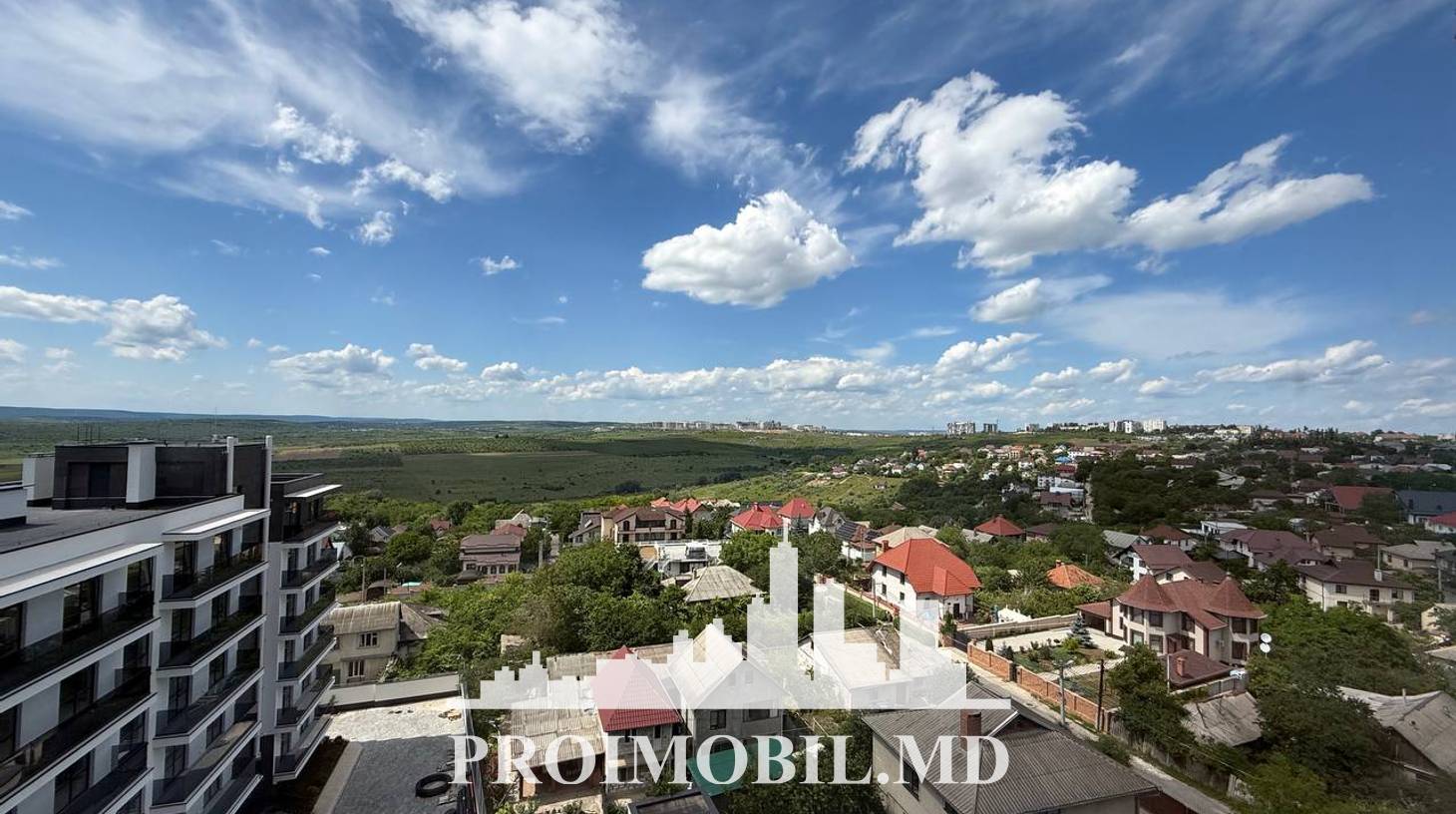 https://images.proimobil.md/t4jvdLPkQytjGq_wG9B5yb3fV9dsm2l4w-guDWIeYbw/watermark:0.75:so:0:30:0.39/resize:fill:1460:816:1/gravity:ce/bG9jYWw6Ly8vZXN0YXRlL2xyL2NmMjg3YTkyLWEyYmYtNDg3Mi05NjBhLWRkODY1OWVkNTgxYy5qcGVn