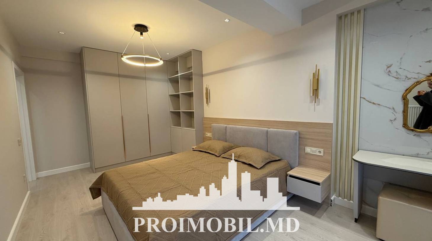 https://images.proimobil.md/t5K73QK3ujMupQfzvXszZv_ZVPUANz7K4jJBeCrtE1A/watermark:0.75:so:0:30:0.39/resize:fill:1460:816:1/gravity:ce/bG9jYWw6Ly8vZXN0YXRlL2xyLzYyN2YxNDJiLTA5OTItNGY0Zi05Y2EzLTFhYzVlNDEzYjJmNS5qcGVn
