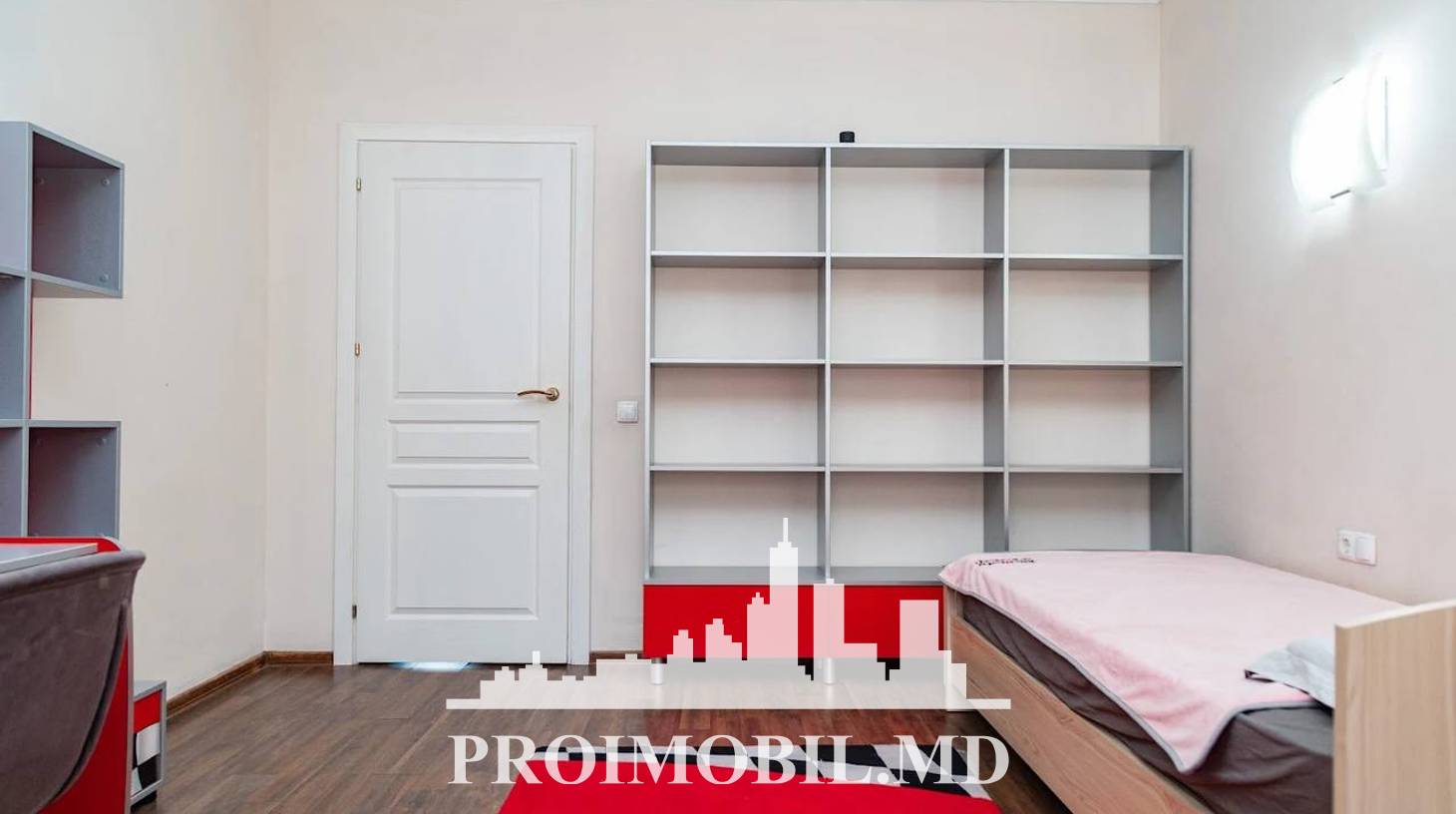 https://images.proimobil.md/t7RA9xIk0QrT6VAFVDEqS0kvg5FtUj4H7Pu6TERPYVM/watermark:0.75:so:0:30:0.39/resize:fill:1460:816:1/gravity:ce/bG9jYWw6Ly8vZXN0YXRlL2xyL2E4MDkzZjRhLTU5YzYtNGViZC05MDgxLWE1MzA2ZjY0NjNmZS5qcGVn