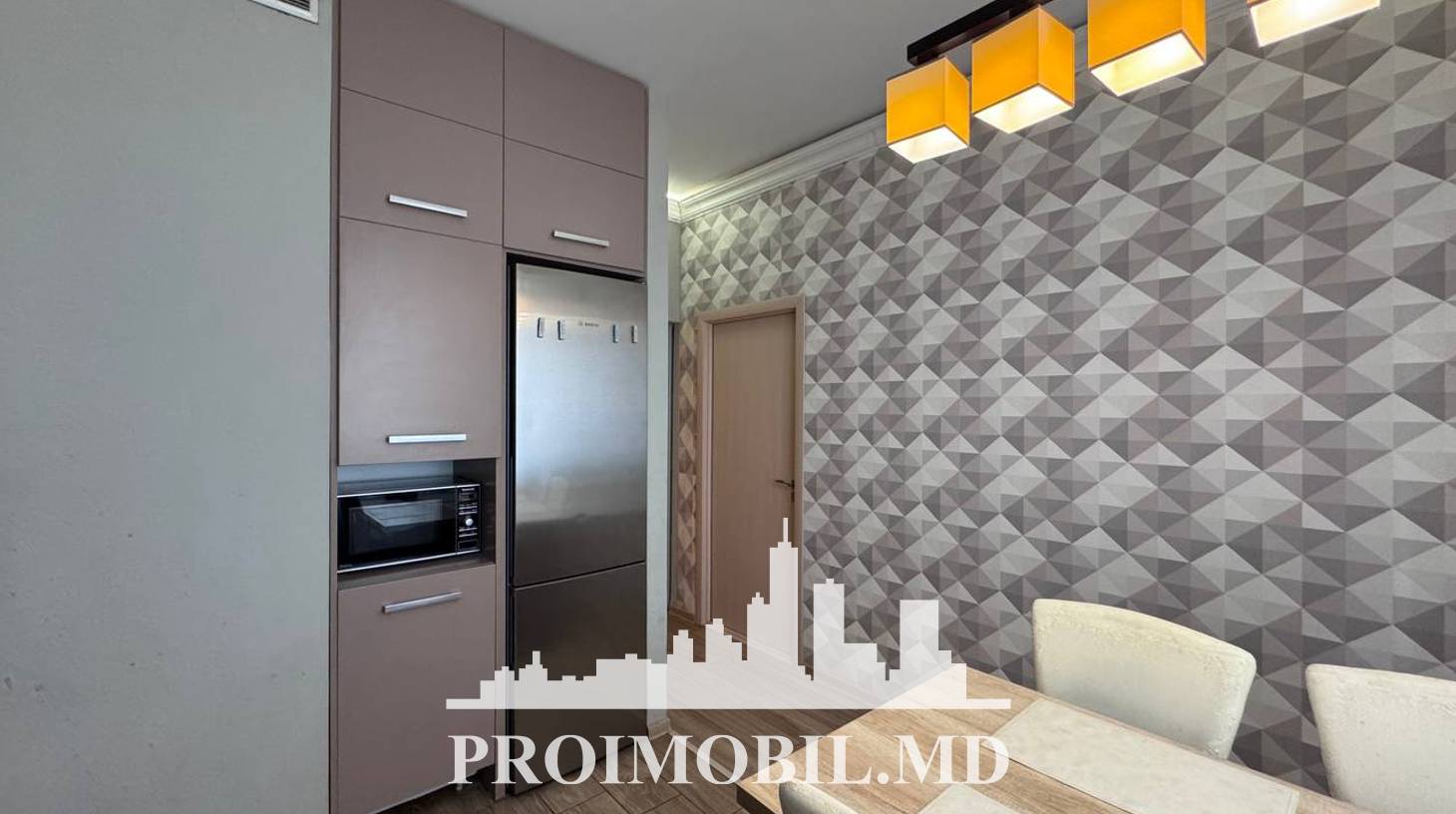 https://images.proimobil.md/t8x8vCIiOJeHoxAh7Jmt4Bp_AoZyAQ8_7FDHmZEdB0U/watermark:0.75:so:0:30:0.39/resize:fill:1460:816:1/gravity:ce/bG9jYWw6Ly8vZXN0YXRlL2xyLzcyMTI3MDBmLTIxYTAtNDlhNS05ZTdiLTZhOTBjZTdjZjQ3ZC5qcGVn