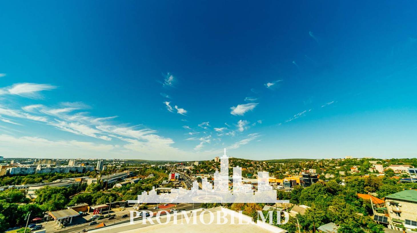 https://images.proimobil.md/tD66yvUVvN8DoXjyV6Fw9GDJLZ-GSnlX-uKj3opW0rM/watermark:0.75:so:0:30:0.39/resize:fill:1460:816:1/gravity:ce/bG9jYWw6Ly8vZXN0YXRlL2xyL2FmNmNkNmIzLTM1Y2ItNGM0NS1hNTUxLWY1YjcyNTY0MTRjMi5qcGVn