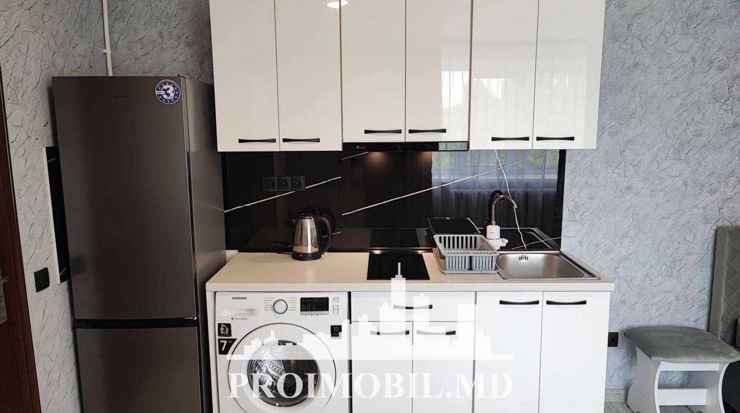 https://images.proimobil.md/tEQapsk7hluArHRBvvBZVe-z6MigBm559COEI0A7_RE/watermark:0.75:so:0:30:0.39/resize:fill:1460:816:1/gravity:ce/bG9jYWw6Ly8vZXN0YXRlL2xyL2RkMGQ0NDg3LTVhMGEtNDc1Ni05M2M2LWYxZDRhYWQ1YzJiYS5qcGVn