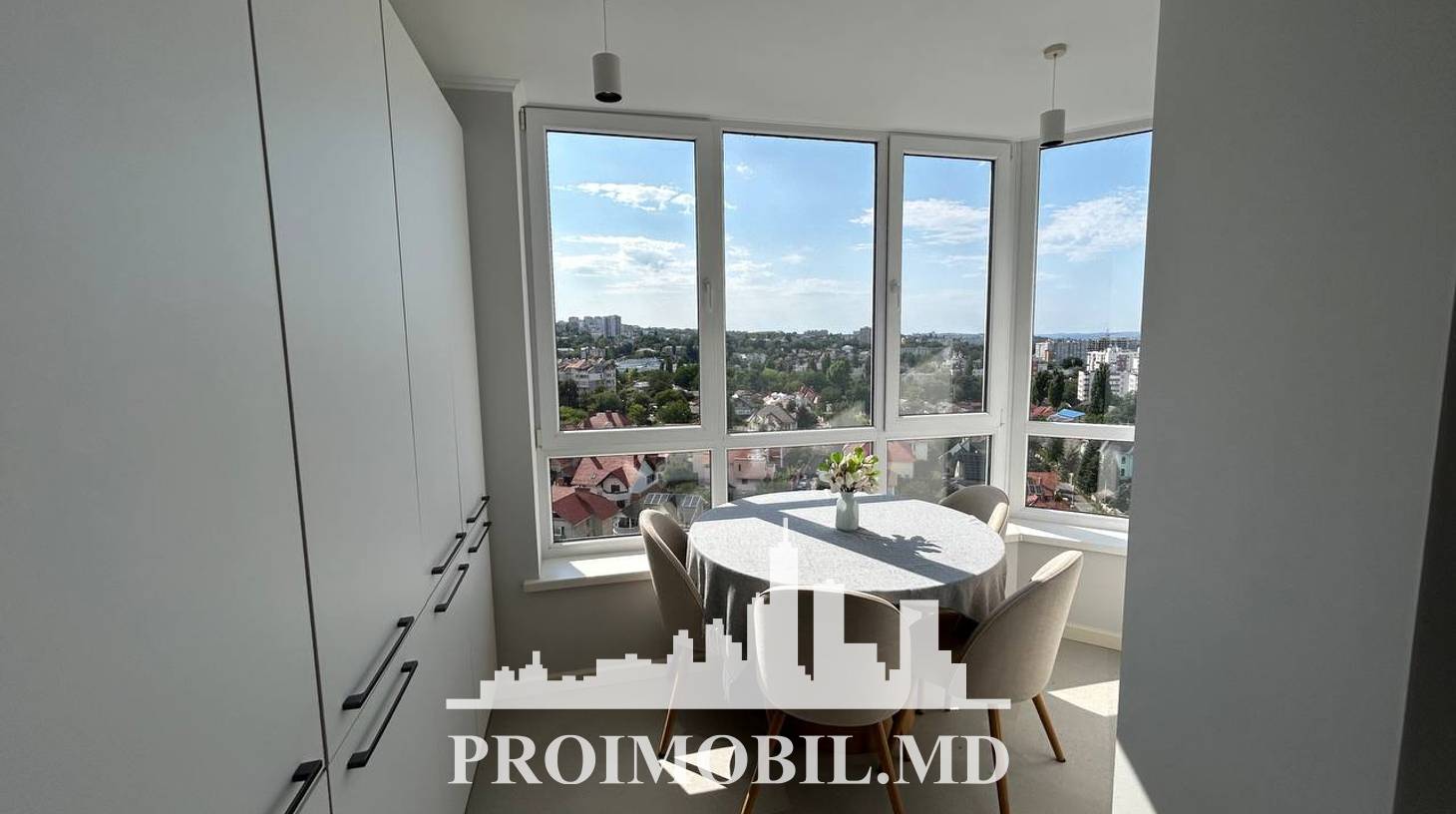 https://images.proimobil.md/tElPiZN0rXW5XKWvkUoKmUxoqoTsV1rI9xjyrQ6vh6E/watermark:0.75:so:0:30:0.39/resize:fill:1460:816:1/gravity:ce/bG9jYWw6Ly8vZXN0YXRlL2xyL2RmZGQ2NThhLTMyMDctNGViNS1hNTE1LTY5M2NlOWYwOWQ1MC5qcGVn
