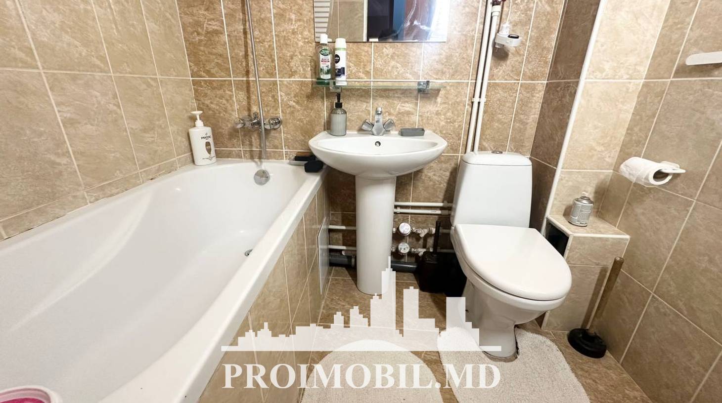 https://images.proimobil.md/tFLOjcm3Fsv0jBfwxcyhX7nz939Y7VEMkM5Cu9EV86A/watermark:0.75:so:0:30:0.39/resize:fill:1460:816:1/gravity:ce/bG9jYWw6Ly8vZXN0YXRlL2xyLzQwYmQ1MzUzLWFhYmQtNDJiNi05MDBmLWMxYWZhM2E4Nzc0NS5qcGVn
