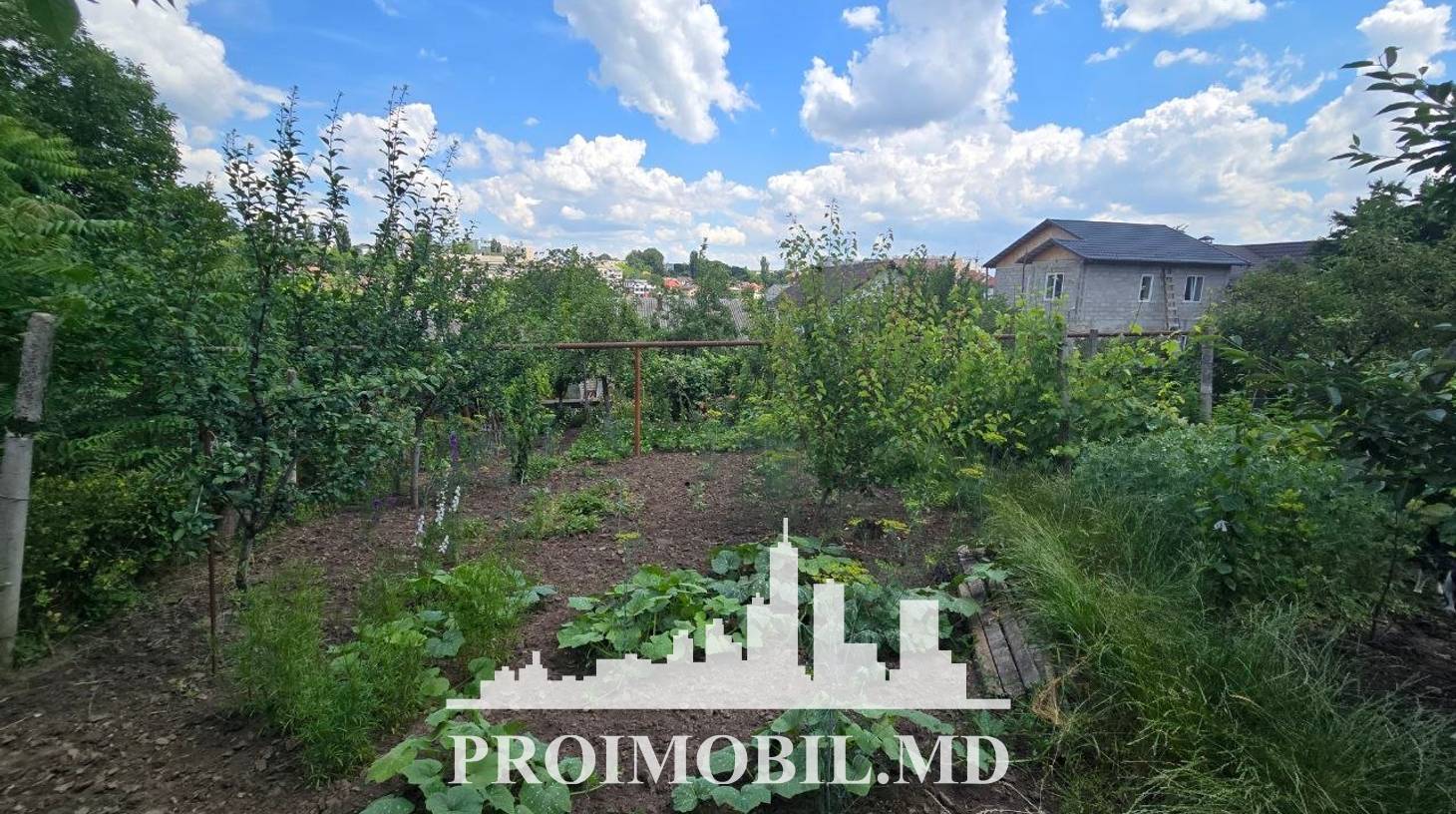 https://images.proimobil.md/tGQAlYiGJsybith0348C80de84madZLiYDWEp9Kqqtk/watermark:0.75:so:0:30:0.39/resize:fill:1460:816:1/gravity:ce/bG9jYWw6Ly8vZXN0YXRlL2xyLzkzNjFkNDlmLWQ2MjEtNGRiMC05NGY1LWQ0ZmUxZGQ2NjUzMi5qcGVn