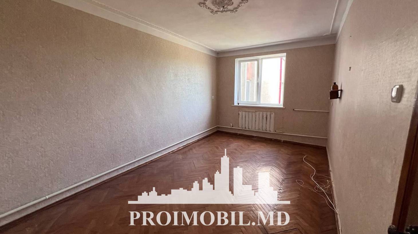 https://images.proimobil.md/tPKzHrb2_FhF8HcwkQHB8xtgXaBHgPaWgU6iMVki_5g/watermark:0.75:so:0:30:0.39/resize:fill:1460:816:1/gravity:ce/bG9jYWw6Ly8vZXN0YXRlL2xyLzI0YzE0YTBkLTljMjYtNDEwMC05OTkxLWYwMWYyNDFjMDgwZS5qcGVn