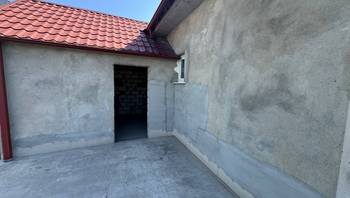 https://images.proimobil.md/tQ-iO49mLyZweuWJ1ctZD4ObPJAR3nts8KddVJUvIf4/resize:fill:350:198:1/gravity:ce/bG9jYWw6Ly8vZXN0YXRlL2xyLzdhMDA5ZjgzLTljNjQtNGQwMy1iYjA5LTlhYjNmYTBlMzEzYi5qcGVn