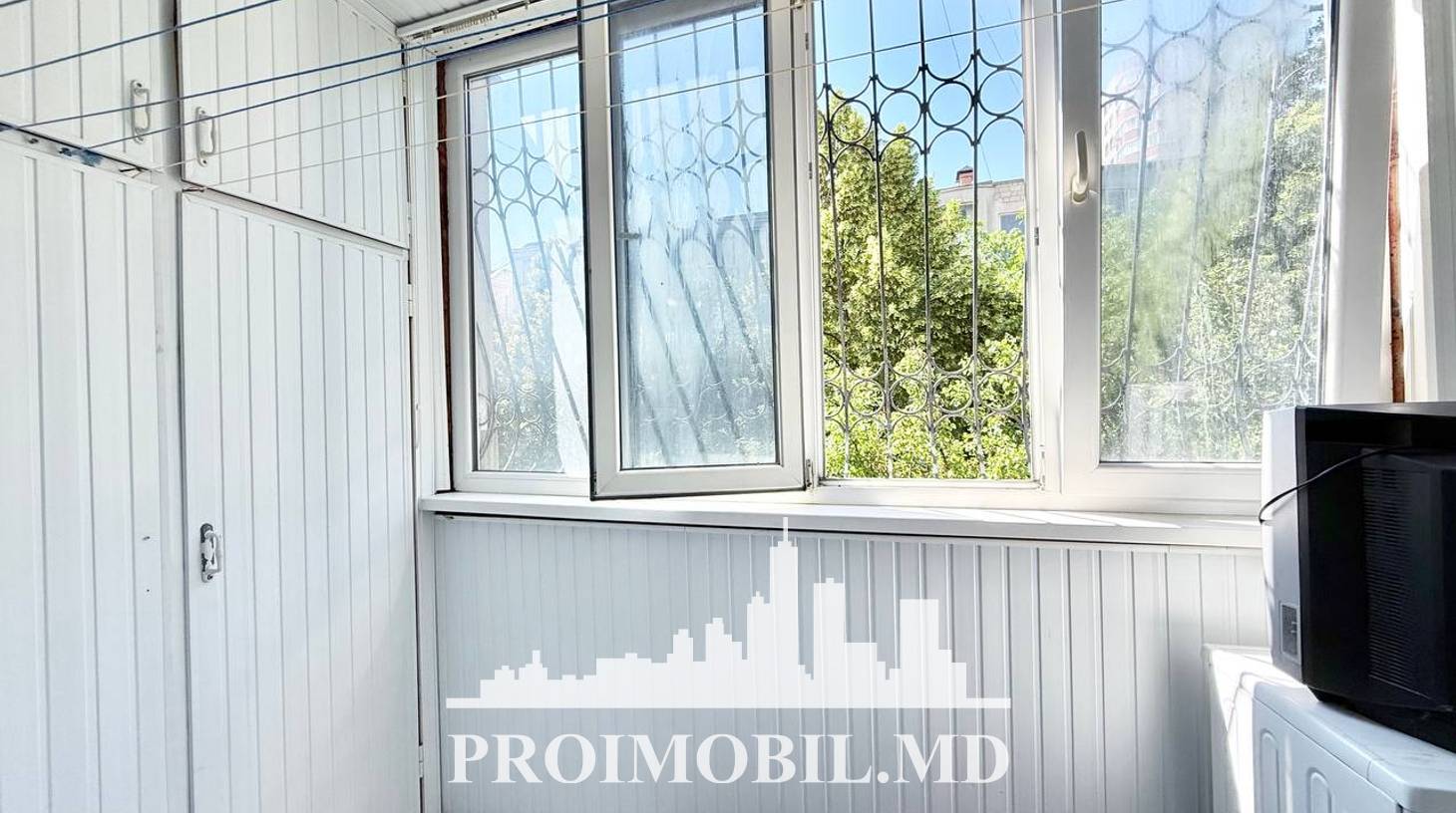https://images.proimobil.md/tQTEryUcwjUGGqG4Q-O2NC3z9YjqO2Yl6kZG7BEX_1E/watermark:0.75:so:0:30:0.39/resize:fill:1460:816:1/gravity:ce/bG9jYWw6Ly8vZXN0YXRlL2xyLzgzYzBhZTM1LTg2NWItNGY5OS04ODM2LTQ0YTE2MWJlMTZlZi5qcGVn