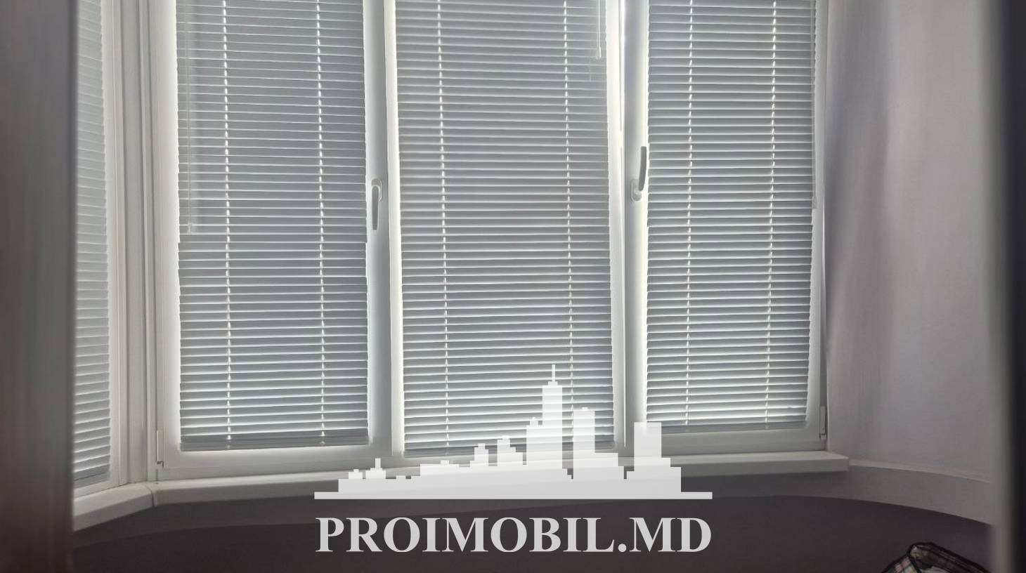 https://images.proimobil.md/tRzKBB4fZE0AYkMFFnIdTo_o2Z3GK4K058gpP28d0O8/watermark:0.75:so:0:30:0.39/resize:fill:1460:816:1/gravity:ce/bG9jYWw6Ly8vZXN0YXRlL2xyLzMzMGQ5OGNlLWM4YWEtNDRjNy1hMjEzLTk1ZDRiZWJiMmZjMS5qcGVn
