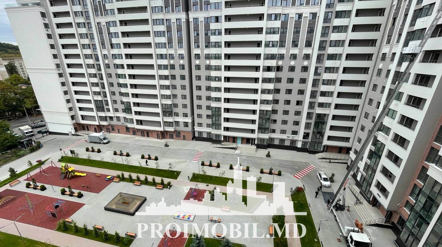https://images.proimobil.md/tSGimen4QLOSKtGpYW3j7YNIqmaKkuHge8XTlZwQ7RI/watermark:0.75:so:0:30:0.39/resize:fill:1460:816:1/gravity:ce/bG9jYWw6Ly8vZXN0YXRlL2xyL2ViMGVjNDNkLTM5NTctNDY2OS05ODY5LTY2MjAxNzIwMDU4Ny5qcGVn