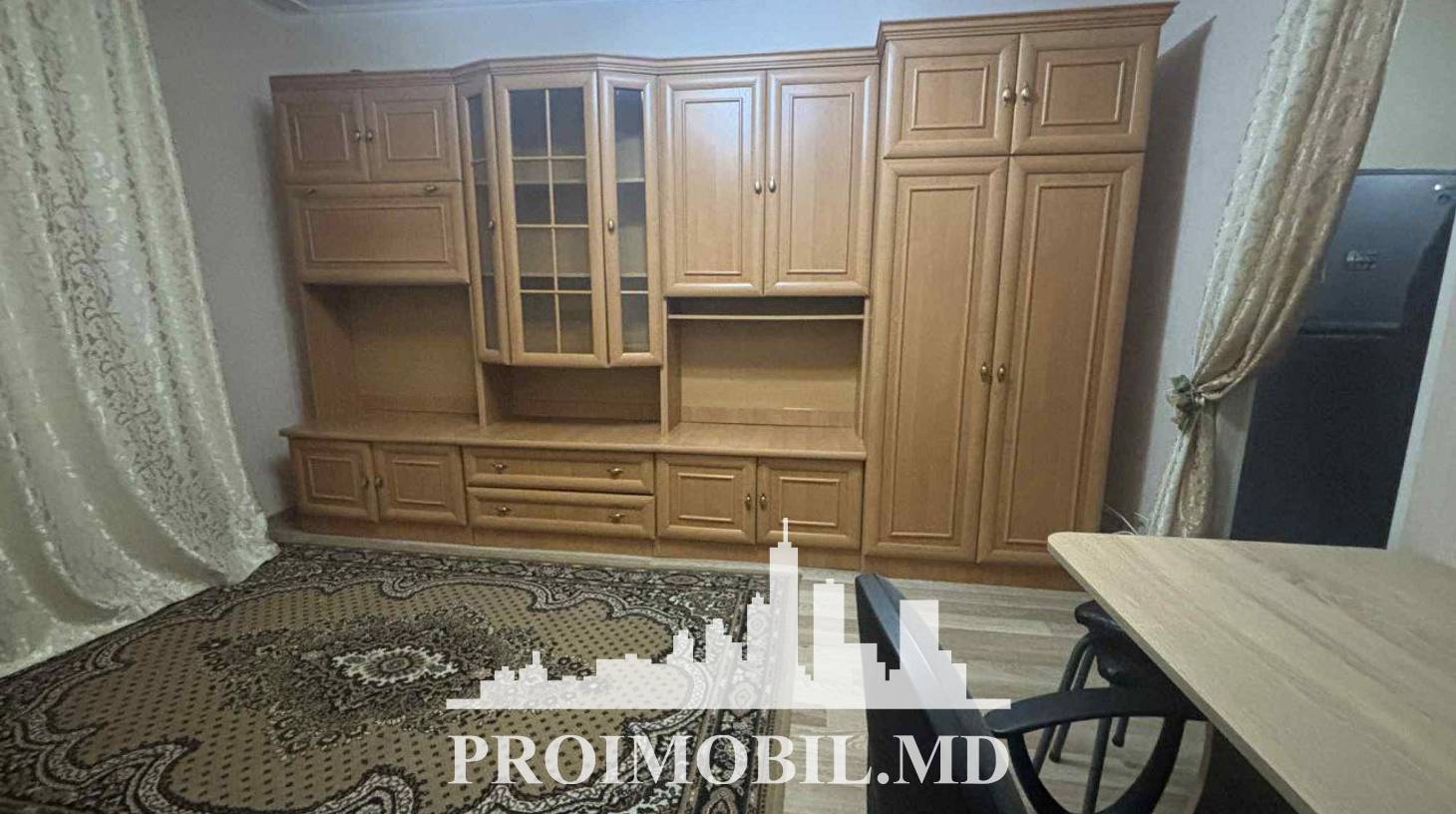 https://images.proimobil.md/tSwYerk8_V-9tX5BftpZAC34N0bLUldN2cepC4QYomo/watermark:0.75:so:0:30:0.39/resize:fill:1460:816:1/gravity:ce/bG9jYWw6Ly8vZXN0YXRlL2xyLzFiN2E4YjYzLTY2NTYtNDM2Ni1hODJjLWUzZTgzNzE3MDViYS5qcGVn