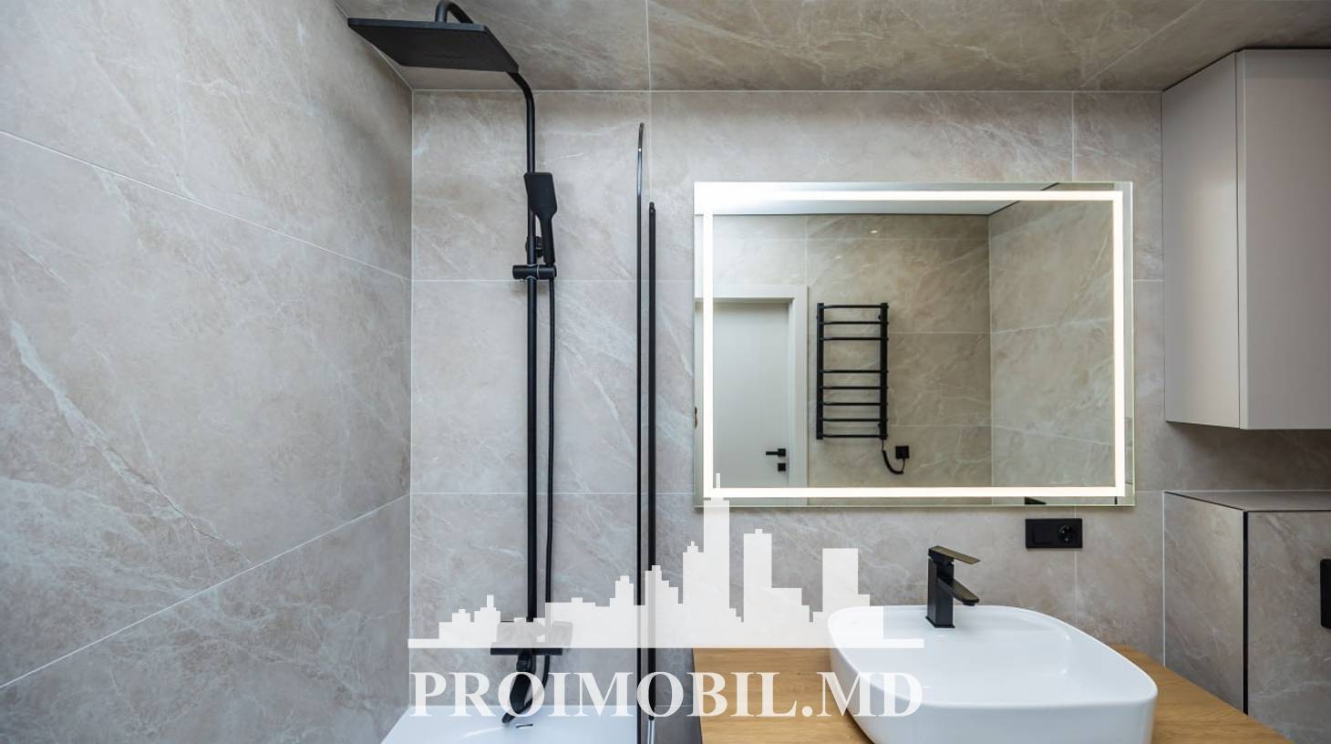 https://images.proimobil.md/tTtAbJIGBwjKWkj3ndmNXuzU527I5hAcAEsxhhV-NoI/watermark:0.75:so:0:30:0.39/resize:fill:1460:816:1/gravity:ce/bG9jYWw6Ly8vZXN0YXRlL2xyL2VkN2EzYjI1LWFkYTgtNGRjYi1hMDgwLTk5YTEzNmQ2M2Q0MS5qcGVn