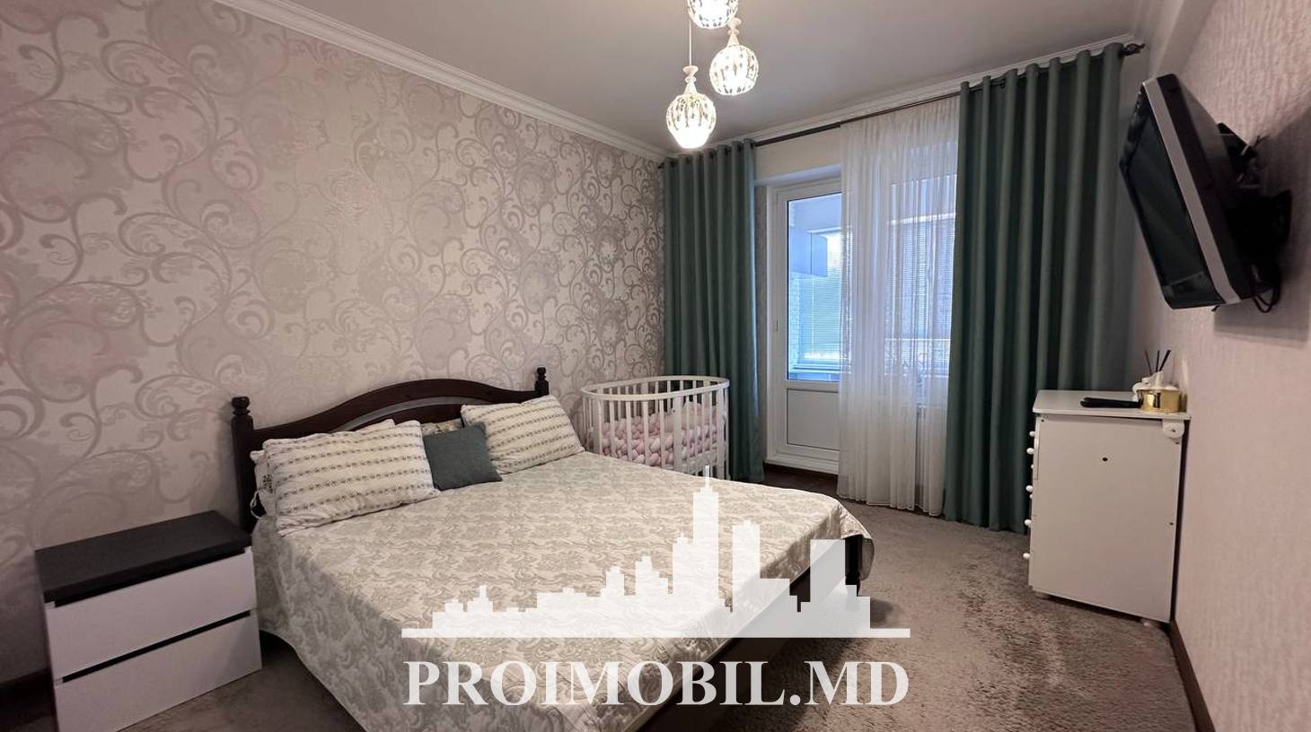 https://images.proimobil.md/tUN1J1r502PDS1EaDw2kskYBfo1h7b5ZeWi5jcLsepo/watermark:0.75:so:0:30:0.39/resize:fill:1460:816:1/gravity:ce/bG9jYWw6Ly8vZXN0YXRlL2xyLzdiNzJhMjQ1LWNmZTctNGE5Zi1hZGU2LThmZTg0ZWUyY2NiOS5qcGVn