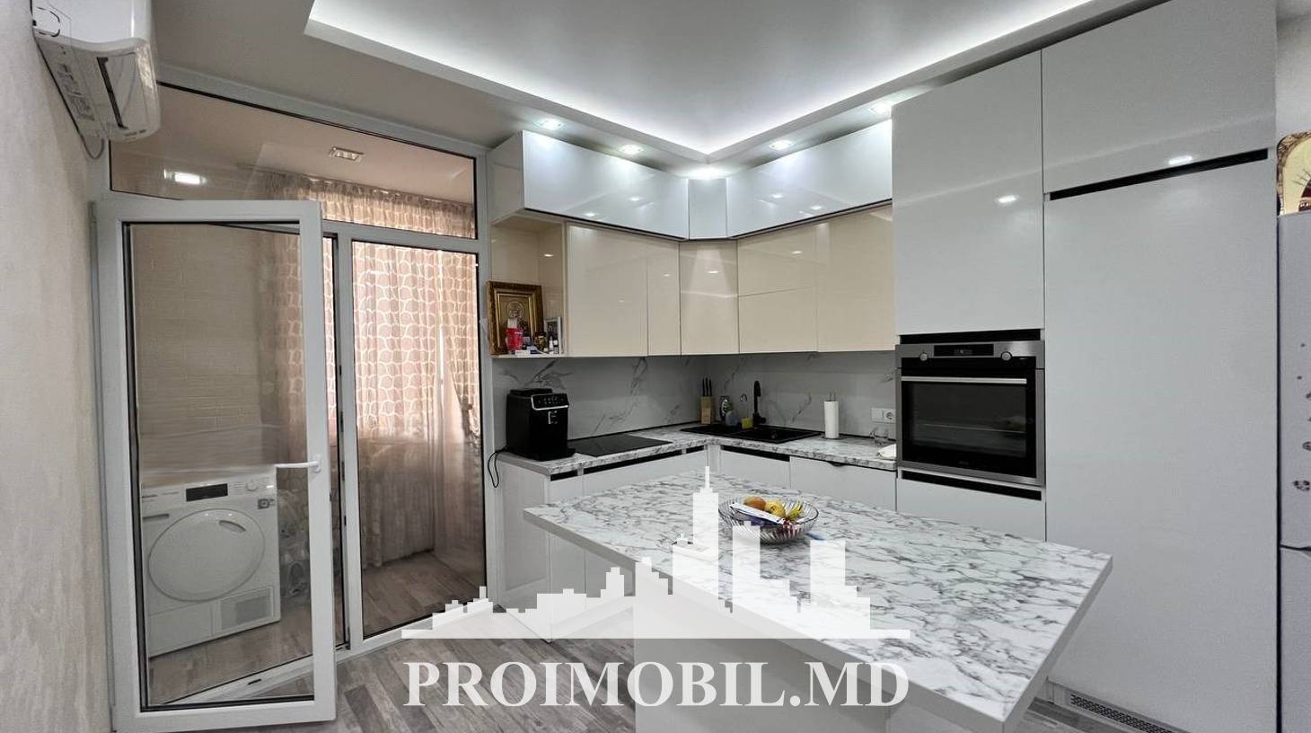 https://images.proimobil.md/tUjl_w9Ee7jf9wjO1MEy87qyKOn9ymNloHJDMM3Kvzc/watermark:0.75:so:0:30:0.39/resize:fill:1460:816:1/gravity:ce/bG9jYWw6Ly8vZXN0YXRlL2xyL2ZmYTZhZjYyLTExZmItNDVlMS05OWY0LTNlNjk2YTA2YzMwMS5qcGVn