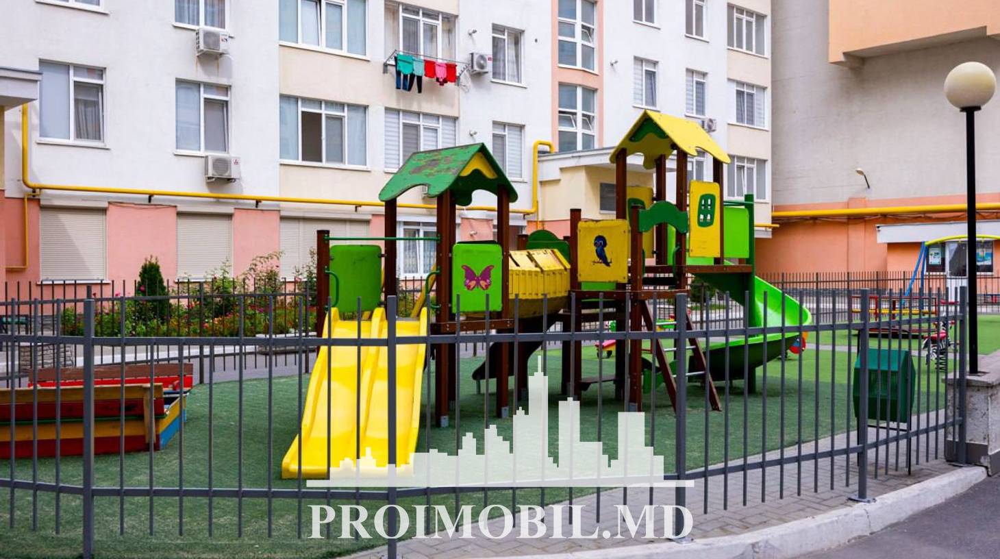 https://images.proimobil.md/tVHJ45q1bGW0NBblb-zkxkVfCFTuVMXRptFKQINWjm0/watermark:0.75:so:0:30:0.39/resize:fill:1460:816:1/gravity:ce/bG9jYWw6Ly8vZXN0YXRlL2xyL2Q0NGUyNGQzLTAxNWUtNDRiZi04YzIwLWM5MGIxMjQ3MjQ4Yy5qcGVn