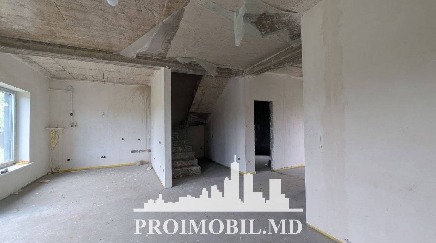 https://images.proimobil.md/tWz0qAjt-G11lrMI9mXNSjthrSeF7HqvWi2A1xl8EDk/watermark:0.75:so:0:30:0.39/resize:fill:1460:816:1/gravity:ce/bG9jYWw6Ly8vZXN0YXRlL2xyLzY0Nzc3YWY5LTg4MWEtNGJjZS1hNmFhLTI1NGRjMGJlNjU4OS5qcGVn