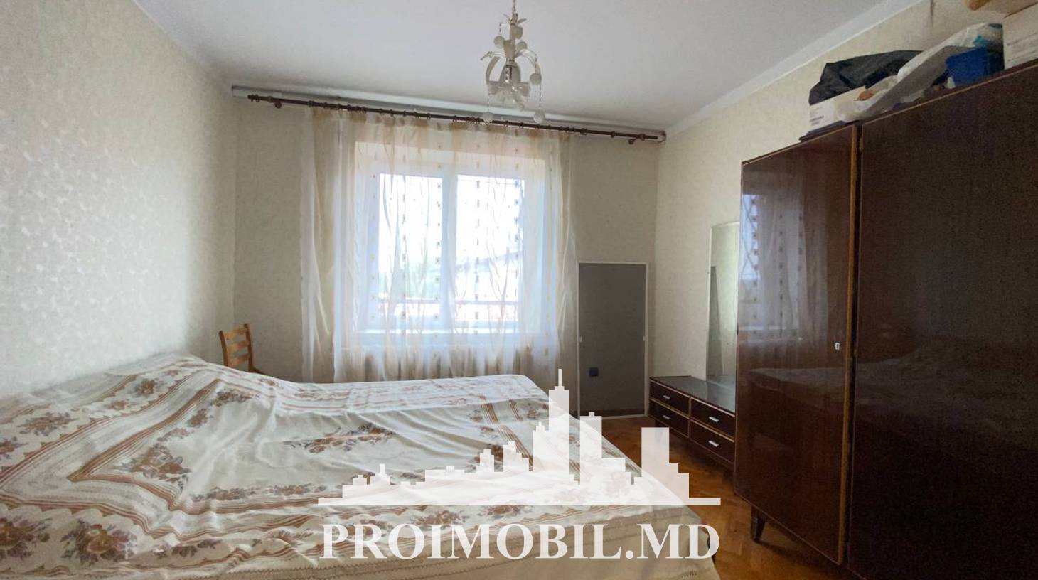 https://images.proimobil.md/tYy9bBXmMeUUcxjevz5E14bdkueH__8Ep8zhbSKExng/watermark:0.75:so:0:30:0.39/resize:fill:1460:816:1/gravity:ce/bG9jYWw6Ly8vZXN0YXRlL2xyLzEzYWYwNzM3LWZkNWItNDJiOC05Yzg2LWNmZDQ4ODQ4NDgzMC5qcGVn
