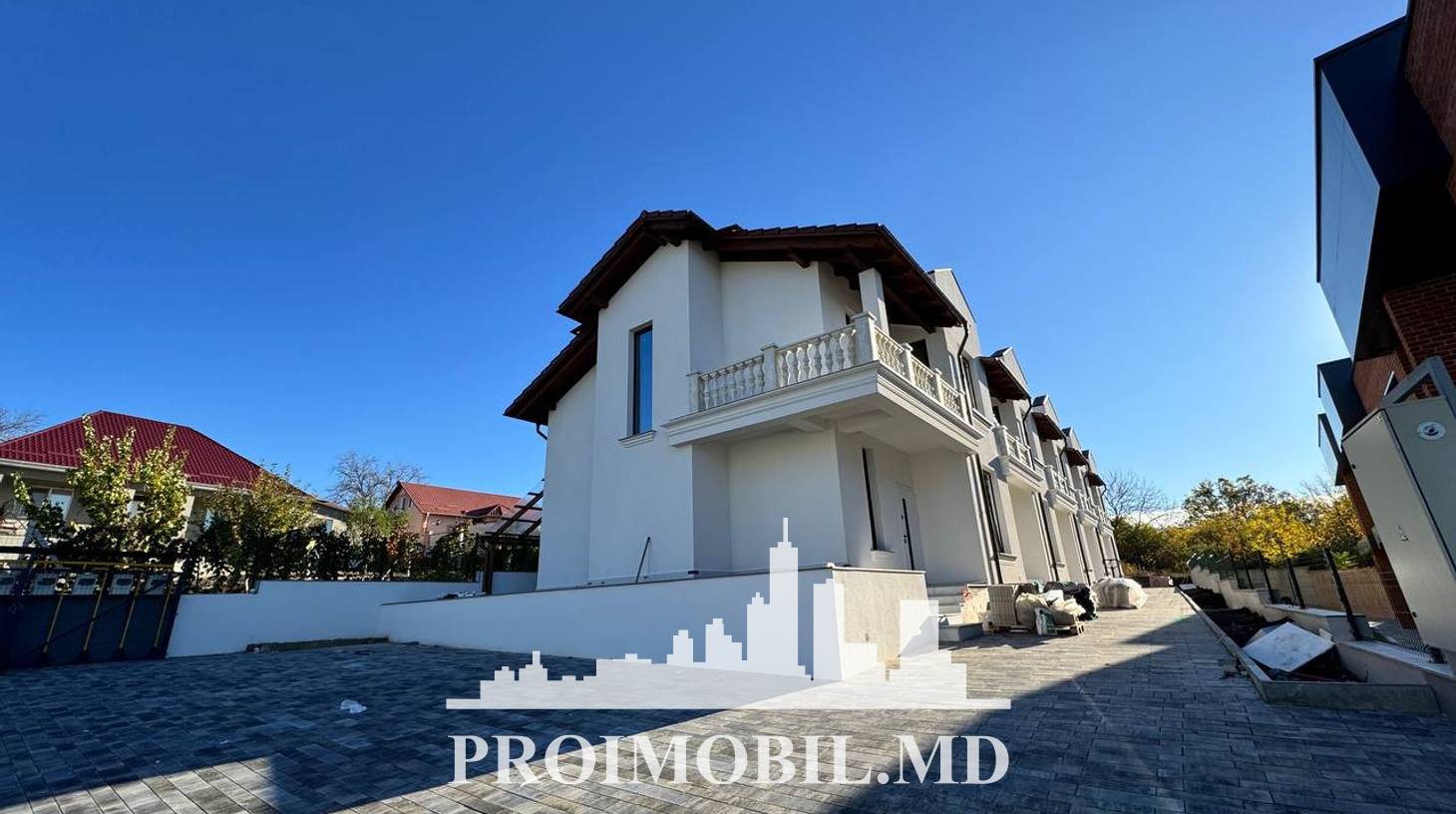 https://images.proimobil.md/taBBggF6Tl2YLWpiwQIivqo50Y2wXseII-v-d6__YWk/watermark:0.75:so:0:30:0.39/resize:fill:1460:816:1/gravity:ce/bG9jYWw6Ly8vZXN0YXRlL2xyLzUzYjJhODU0LWQxZTEtNDEyZS05ZWI4LTYxY2EwMzVjOTAxNS5qcGVn