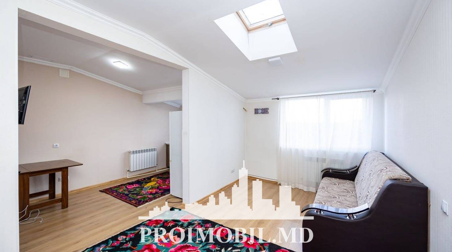 https://images.proimobil.md/tarDXg_jF9vg4BfNaneregbwyyu92TnQXKObd3seFmU/watermark:0.75:so:0:30:0.39/resize:fill:1460:816:1/gravity:ce/bG9jYWw6Ly8vZXN0YXRlL2xyLzQyZDQyZDg5LTI4NTYtNDY1Yy05YzkwLWJiNDI0ZDEwNDhkYi5qcGVn