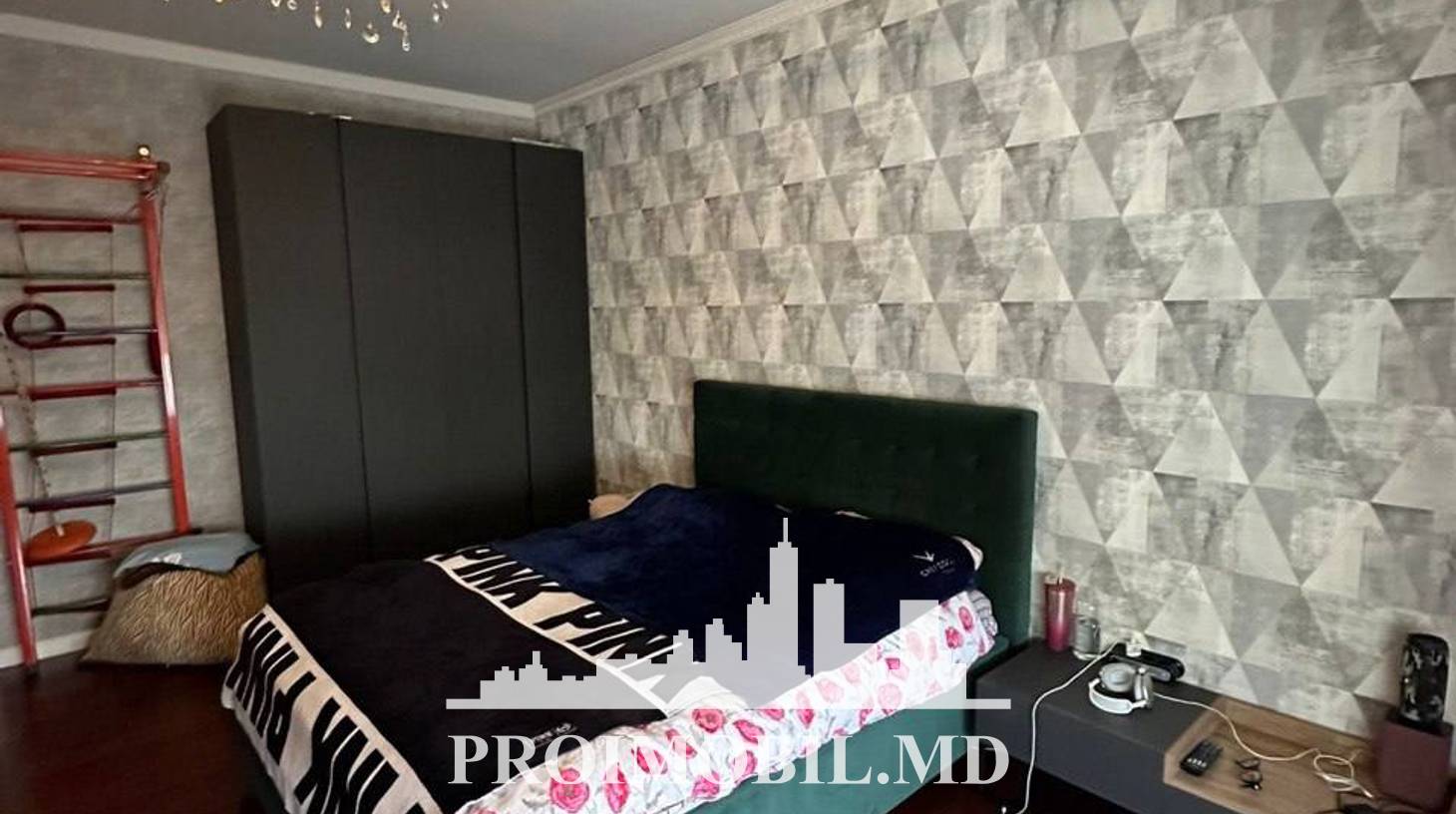 https://images.proimobil.md/tc-_ugreDqQ_nicLxQwf4dlGPUfuL1FQfkZKcMWTwEQ/watermark:0.75:so:0:30:0.39/resize:fill:1460:816:1/gravity:ce/bG9jYWw6Ly8vZXN0YXRlL2xyL2JmYzI1OTIyLWI4NzQtNGJhZS1hMzBjLTcwNDFiM2ZhOWU2NS5qcGVn
