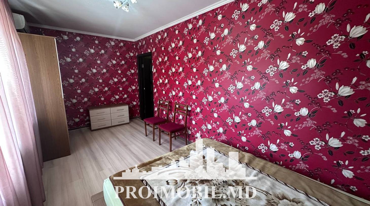 https://images.proimobil.md/tcP0omxTi5r-r5tzr0LhC994bNX9DL5zPXWRKgDDDIs/watermark:0.75:so:0:30:0.39/resize:fill:1460:816:1/gravity:ce/bG9jYWw6Ly8vZXN0YXRlL2xyLzAwM2UxNzdlLWRmMDctNGJjMC1hMDQxLWMwNzQyMDc5NWVlNC5qcGVn