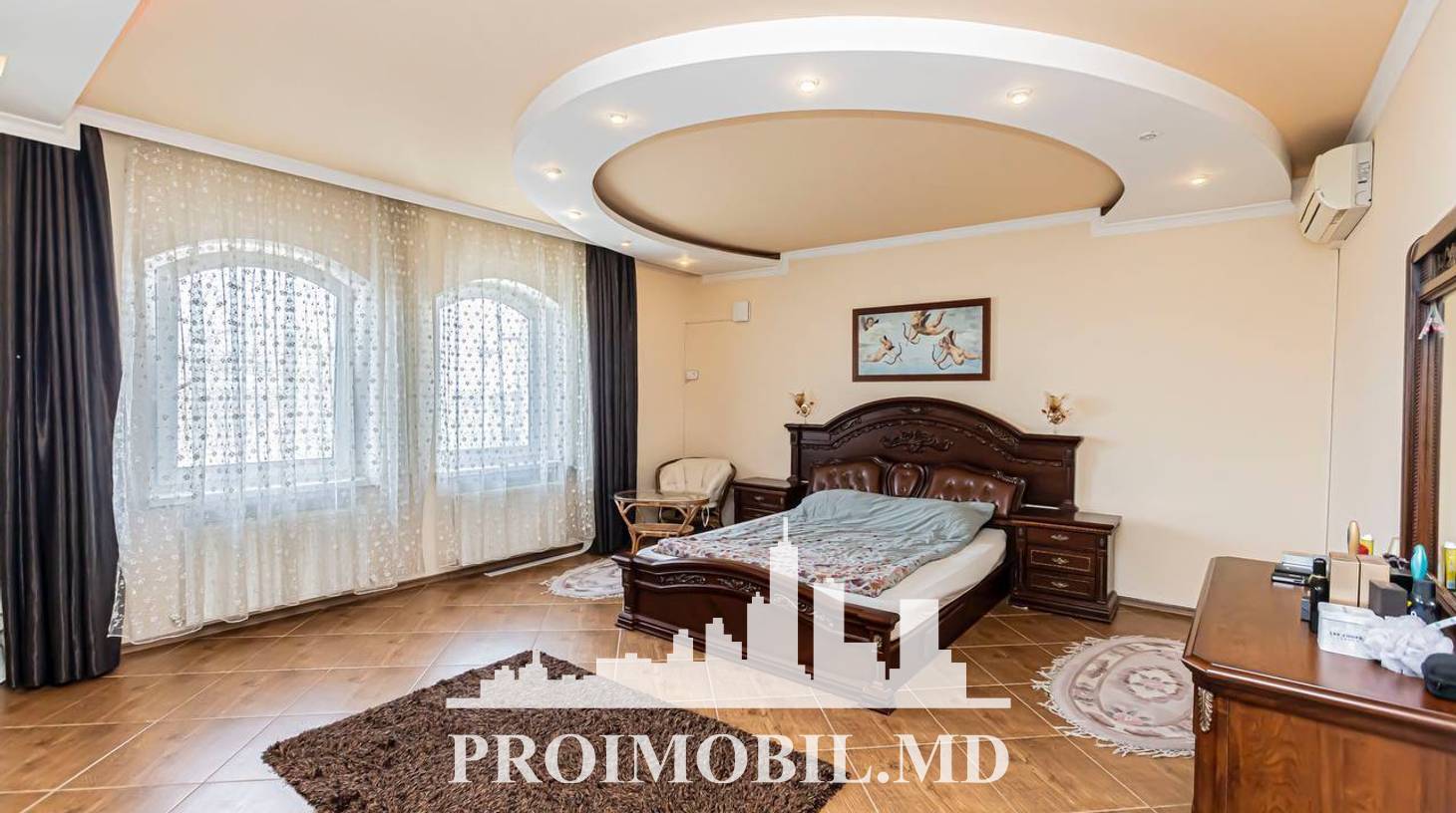 https://images.proimobil.md/tgSLD1Lm34COqI2a7GbMKipBmJL5CFaK7WpINMdZs2E/watermark:0.75:so:0:30:0.39/resize:fill:1460:816:1/gravity:ce/bG9jYWw6Ly8vZXN0YXRlL2xyLzE0MjRiYzI0LWVhZWEtNGEzZi1iNmFkLWU1NWFkYjk0MGRmMS5qcGVn