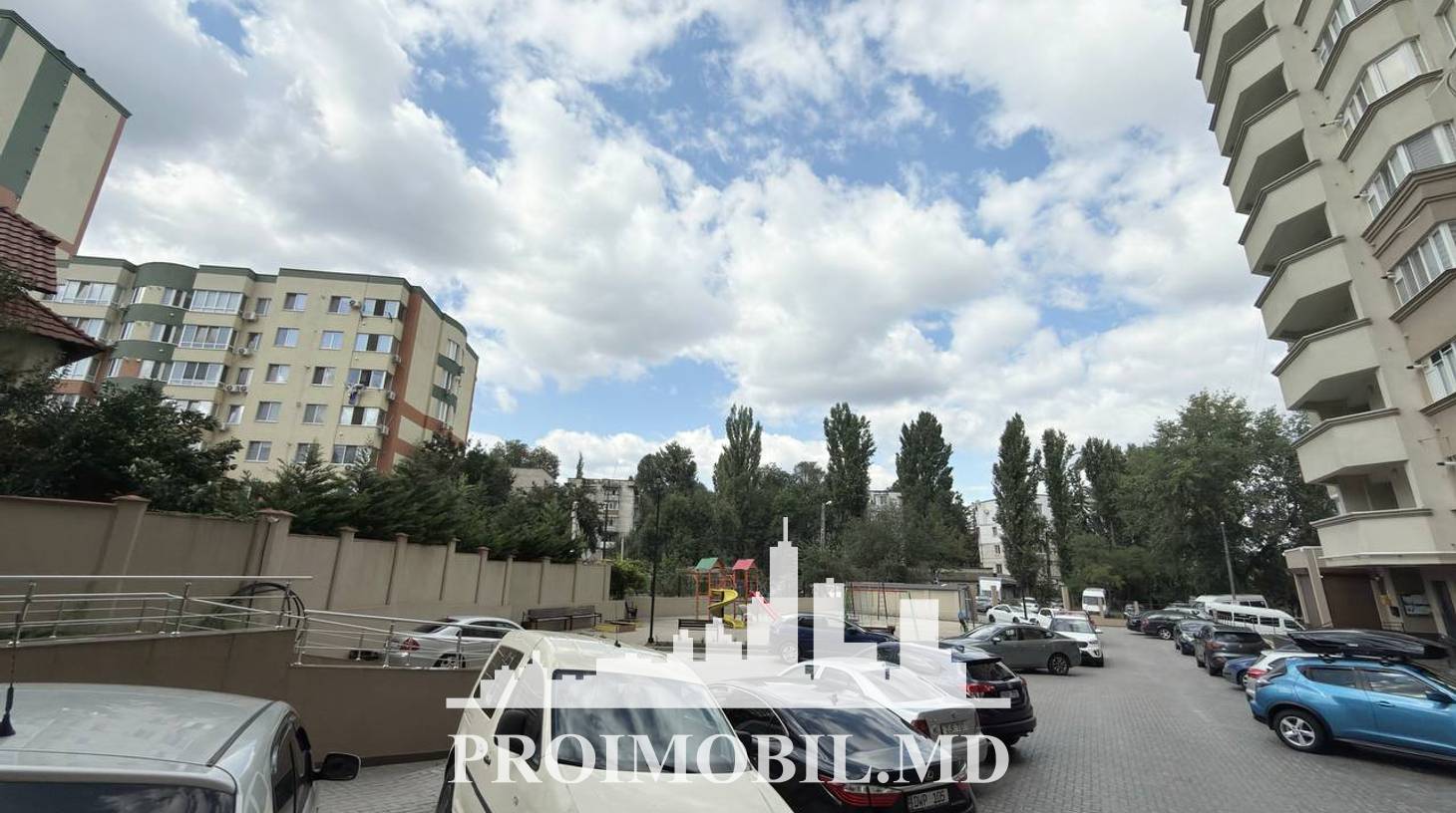 https://images.proimobil.md/thDBjYn1grp2hlaMOPWOSCF8rE1iwAO0ioVQbQ4ZRAc/watermark:0.75:so:0:30:0.39/resize:fill:1460:816:1/gravity:ce/bG9jYWw6Ly8vZXN0YXRlL2xyLzQyYjY5NDc1LThmM2QtNDNlOC04MmIwLTRhMGU3YTU5MTJmNy5qcGVn