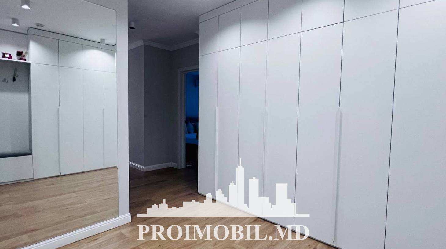 https://images.proimobil.md/tj95vYVY6vxxghpQ7__BkIB86IXkmVLXQKfKG2zTGlk/watermark:0.75:so:0:30:0.39/resize:fill:1460:816:1/gravity:ce/bG9jYWw6Ly8vZXN0YXRlL2xyLzA0MTJlZTVkLWM4YWMtNDkyNy04ZGYxLWY2ZjNiZTQzNjc0MC5qcGVn