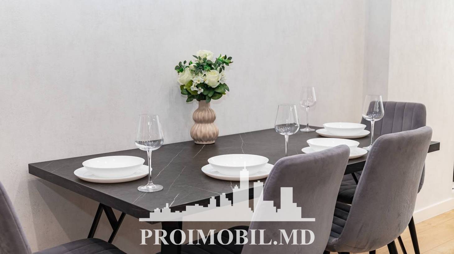 https://images.proimobil.md/tjKyOL9faPp8wIqjOq1rGiYBBYjXXN3Q9z7bKoVm7fM/watermark:0.75:so:0:30:0.39/resize:fill:1460:816:1/gravity:ce/bG9jYWw6Ly8vZXN0YXRlL2xyLzNmMDg4YmYxLTdlMzEtNDIyNy1hMGNhLThhOWQxNDliZWZjNi5qcGVn