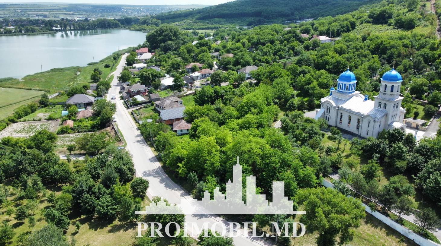 https://images.proimobil.md/tkAn9UpWq_PP1GZzvrEL229rP604uRPypZ09bdretK8/watermark:0.75:so:0:30:0.39/resize:fill:1460:816:1/gravity:ce/bG9jYWw6Ly8vZXN0YXRlL2xyLzQ2NGI3M2Y2LWFkMTUtNDc2ZS04ODBmLTYyY2FhNGM5NWRjMy5qcGVn