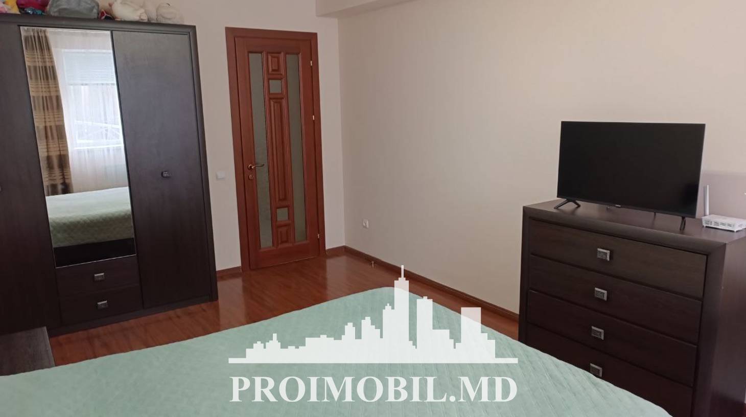 https://images.proimobil.md/tnsXmoRf4Rx6b9pLlCR73An8-7R_UKJFkxz9q3FX5Zo/watermark:0.75:so:0:30:0.39/resize:fill:1460:816:1/gravity:ce/bG9jYWw6Ly8vZXN0YXRlL2xyLzljNjNkMWFiLTlkZWMtNDg0NC1iNDlmLTkxOWE0ZDY5ZGQ4OS5qcGVn