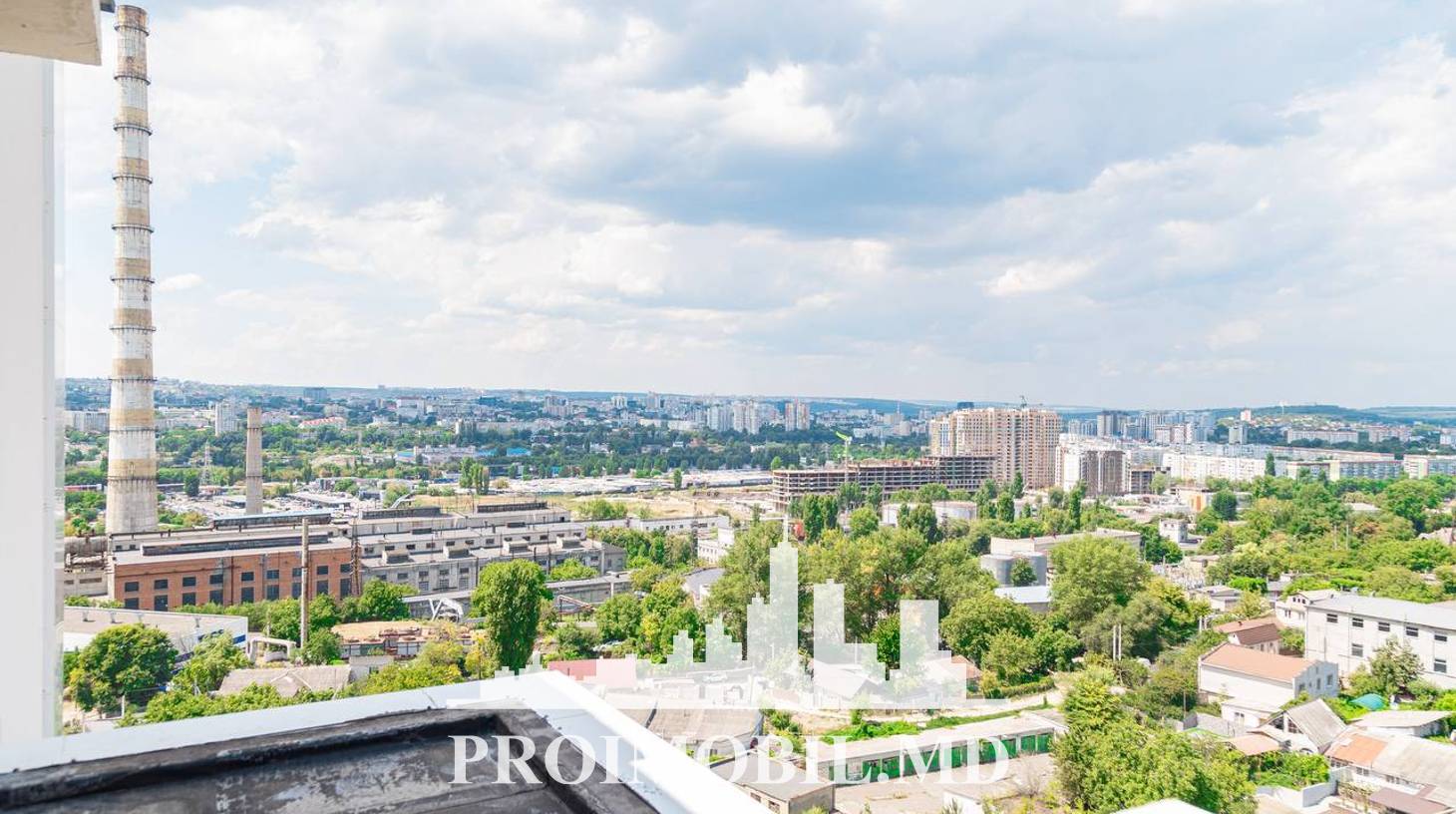 https://images.proimobil.md/tqDTzoelzWpbWv4eaXEof8E_6sROZf09EAv4g0ZXttE/watermark:0.75:so:0:30:0.39/resize:fill:1460:816:1/gravity:ce/bG9jYWw6Ly8vZXN0YXRlL2xyLzA2OWYyMGY5LWNiOTAtNDgxNS1iYzNjLWQ5OTViMWQ0NTZmMi5qcGVn