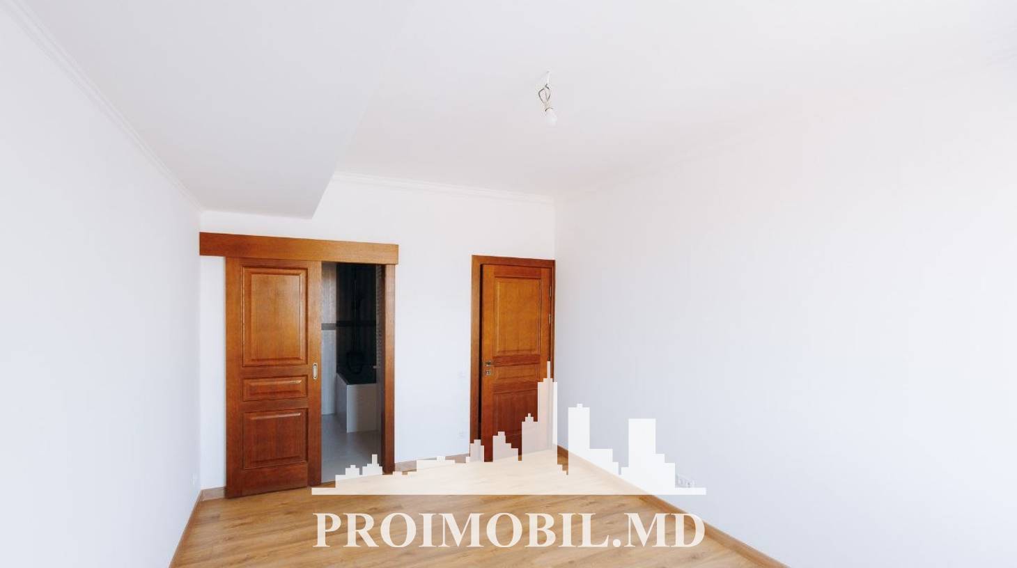 https://images.proimobil.md/tqXRVt1I5RwF4NIoF_CC3b9F6RYKcYuLd4IarUW-O08/watermark:0.75:so:0:30:0.39/resize:fill:1460:816:1/gravity:ce/bG9jYWw6Ly8vZXN0YXRlL2xyLzBjZmMwN2VmLWI3OGMtNDBhYy1iYTBkLTY1MmY3ZDRkNmY4Yi5qcGVn