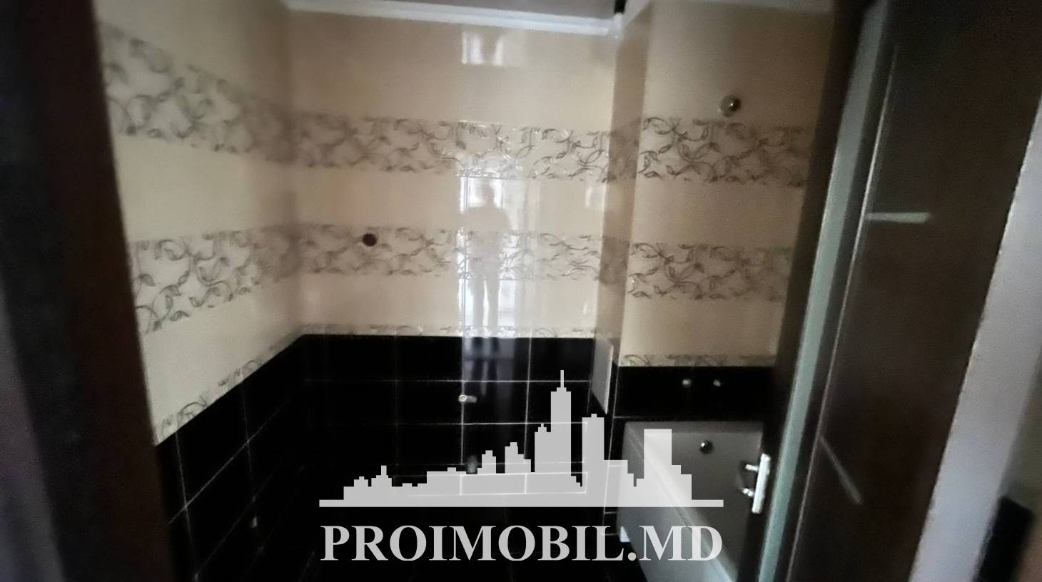https://images.proimobil.md/txuRA11O08mdizlpXjDwdKB1R4jW2PJUb-i9vdhXhfA/watermark:0.75:so:0:30:0.39/resize:fill:1460:816:1/gravity:ce/bG9jYWw6Ly8vZXN0YXRlL2xyL2VmZTU0YzA1LWNkMTktNDI2Yy1hYWZmLWMwODMxNmJhNDk0MC5qcGVn