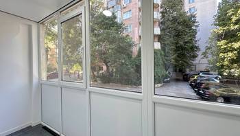 https://images.proimobil.md/tyWVYSSbVak9gjvkzoGfg4QI08Z3T4kkktbbJVs9NLI/resize:fill:350:198:1/gravity:ce/bG9jYWw6Ly8vZXN0YXRlL2xyLzdkZGMyYTVhLTg0MmUtNGNkNS04MGQxLWEzZDE4YmZmOTAwOC5qcGVn