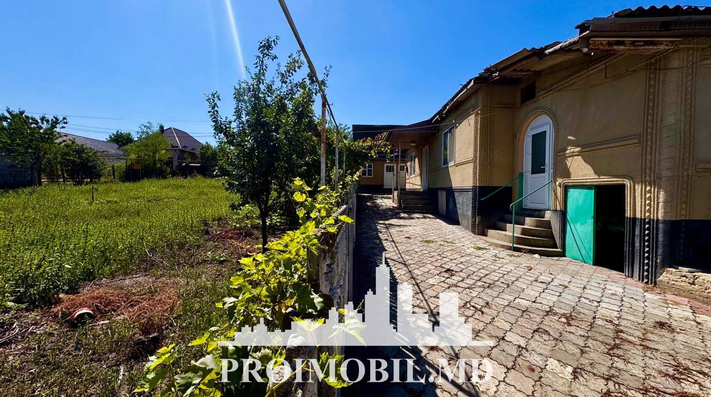 https://images.proimobil.md/u1E2yyAruhFCf8U49gyiJUJ11CkiXtt6TWKAzhT38qw/watermark:0.75:so:0:30:0.39/resize:fill:1460:816:1/gravity:ce/bG9jYWw6Ly8vZXN0YXRlL2xyLzM4ZmNhYjFhLTNhOTAtNDQ5Yi1iNTE3LTA3MGQyNjY5MzczMS5qcGVn