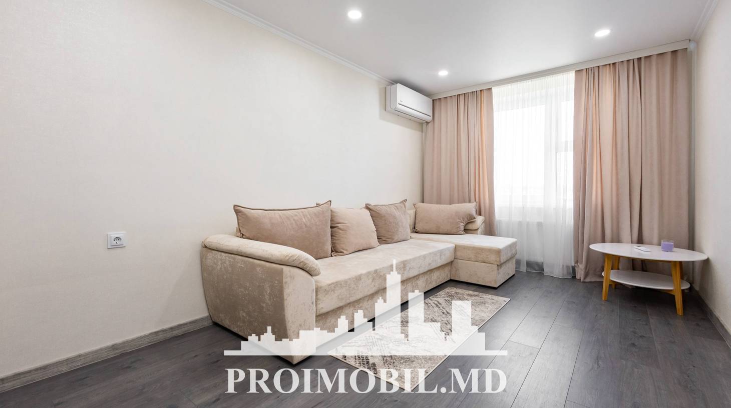 https://images.proimobil.md/u1mDn9wzwopWif99Fv3PPRLr1H1pOUkEIGnxXLJiNR8/watermark:0.75:so:0:30:0.39/resize:fill:1460:816:1/gravity:ce/bG9jYWw6Ly8vZXN0YXRlL2xyL2YzZTZlZTNlLWM3ZTAtNGQwMi04Y2Q4LTMyMmQ1OGQ4NDI1Ny5qcGVn