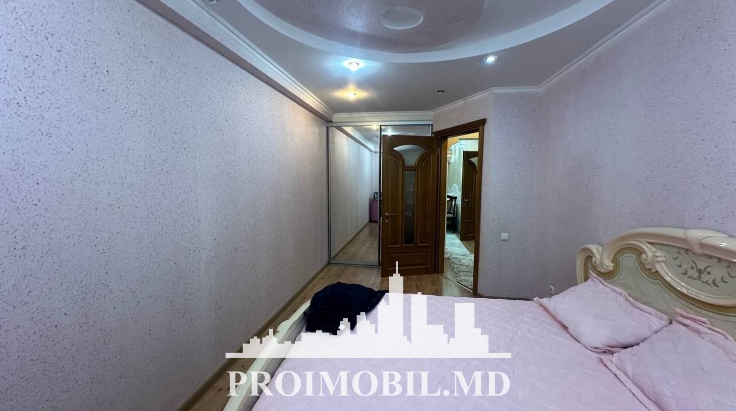 https://images.proimobil.md/u1tIeGw3C0lLllACQ-Sfhx38qkPsHoYlV5VQ3EBE9r8/watermark:0.75:so:0:30:0.39/resize:fill:1460:816:1/gravity:ce/bG9jYWw6Ly8vZXN0YXRlL2xyLzE0M2QyNTU1LTBmYTAtNGFiYi05MGY5LTQ4ZTMwZDU0NGNkYS5qcGVn
