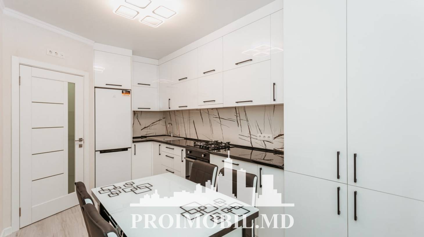 https://images.proimobil.md/u2R60v3D59sviAiPuIrJU7Gg012dm65VWSvMqHy86ck/watermark:0.75:so:0:30:0.39/resize:fill:1460:816:1/gravity:ce/bG9jYWw6Ly8vZXN0YXRlL2xyLzEzOTM4NjRmLTYxYTYtNDMxMS1hNjE3LTE1MGRmOTk3Njg1ZC5qcGVn