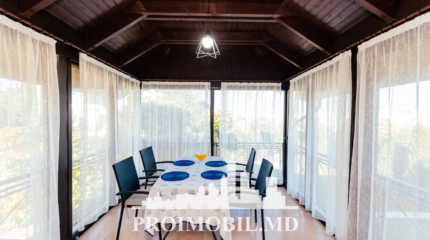 https://images.proimobil.md/u2w7l5qQohrb4FesSU6oXRoqoYVQPHAhXCn0je5rzLc/watermark:0.75:so:0:30:0.39/resize:fill:1460:816:1/gravity:ce/bG9jYWw6Ly8vZXN0YXRlL2xyLzYyYTcwNjc3LTUxODItNGQyZi04NDUxLWRlZWZlNGMyMjA2NC5qcGVn