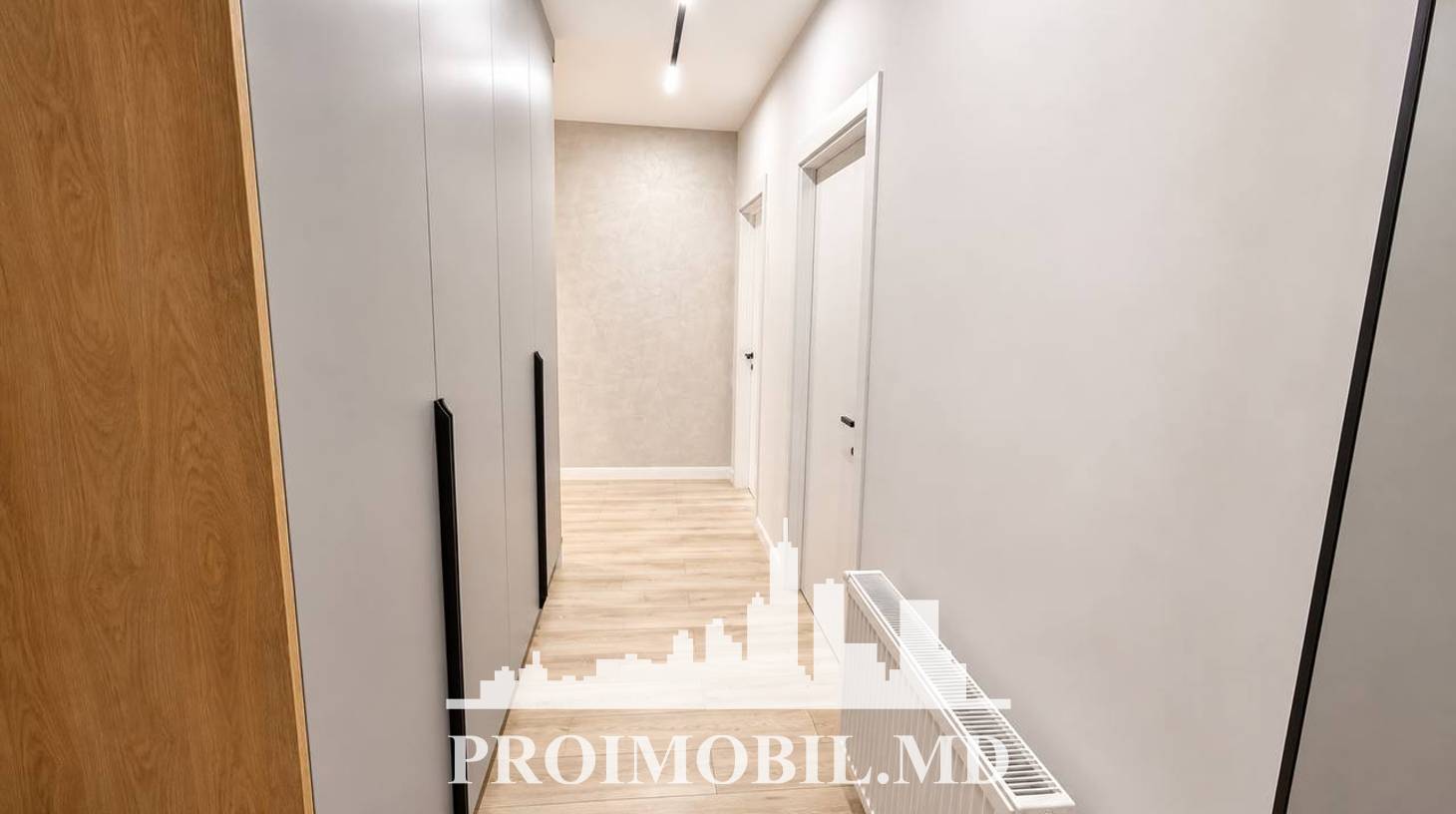 https://images.proimobil.md/u3RC-Cm8wGi38APRlS59L2Mex6X4PgYHKzuxVfofMKo/watermark:0.75:so:0:30:0.39/resize:fill:1460:816:1/gravity:ce/bG9jYWw6Ly8vZXN0YXRlL2xyLzE0YjgwMjBkLTQ3MzUtNDUwNi1hNDllLTNlNGMwYjY2MGVmOC5qcGVn